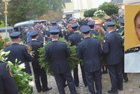 Sbohem, kamaráde a kolego. S velitelem hasičů Jiřím (†57) se rozloučili nejbližší