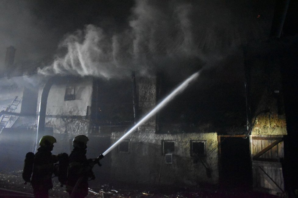 Požár rodinného domu v Krakovanech na Kolínsku (19. 7. 2023)