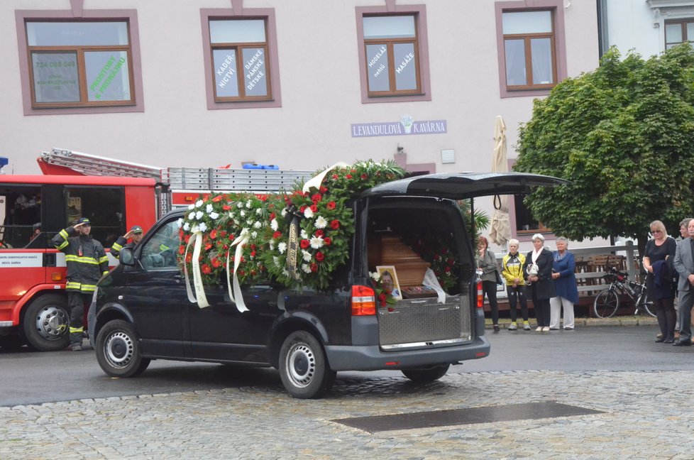 Po smutečním obřadu byly ostatky Jiřího Rýznara odvezeny na zábřežský hřbitov, kde byly uloženy do hrobu