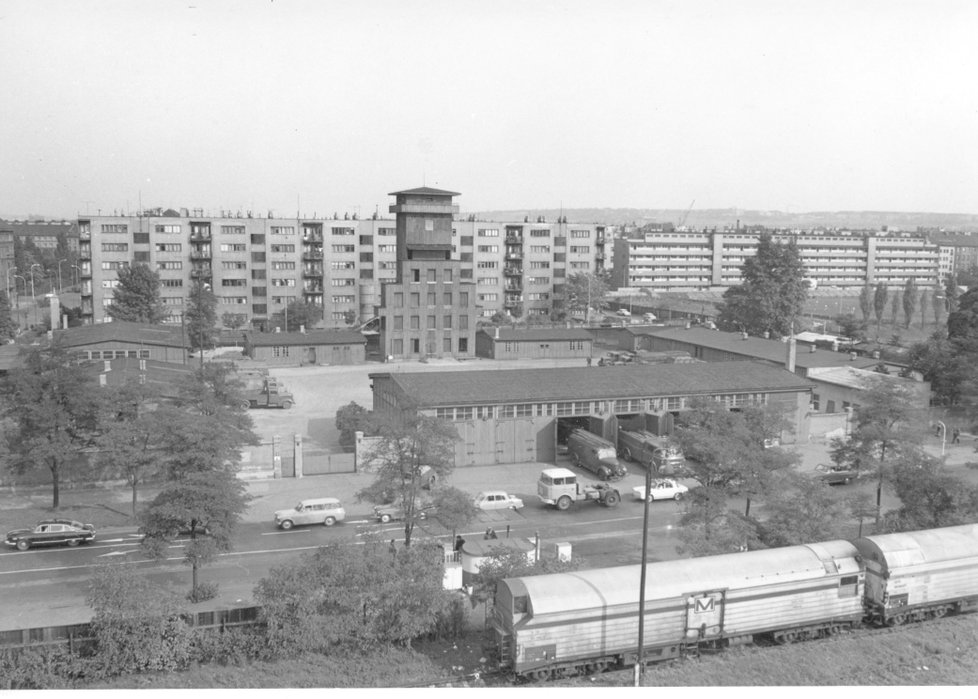 Hasičská stanice v Holešovicích na historickém snímku