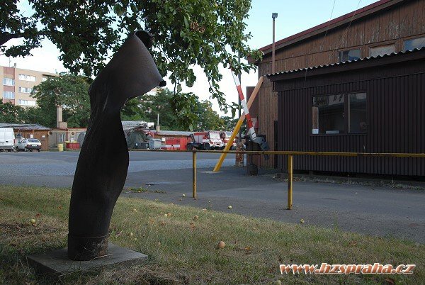 Takto vypadala holešovická hasičárna před demolicí.