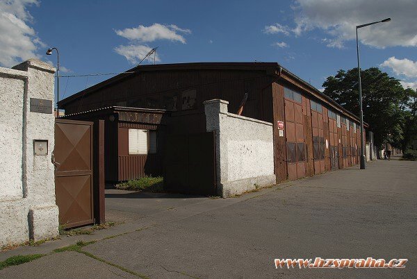 Takto vypadala holešovická hasičárna před demolicí.