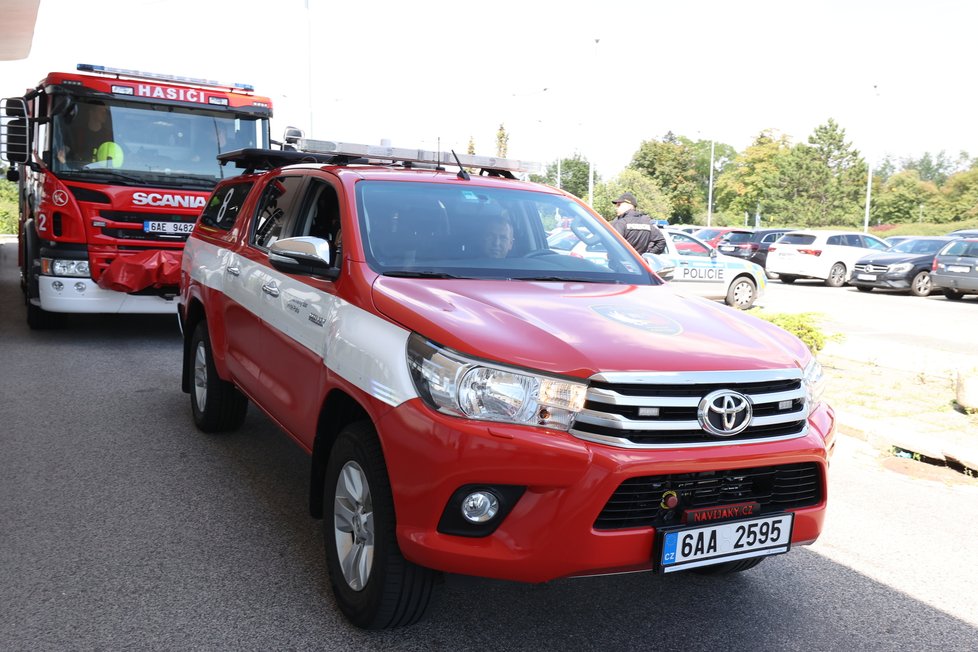 Do Bejrútu ve středu odpoledne vycestovali čeští hasiči, aby pomohli s pátráním po případných zraněných osobách při neblahém výbuchu v tamním přístavu.