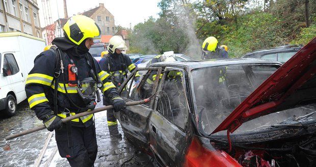Ve Švehlově ulici zasahují hasiči. (ilustrační foto)