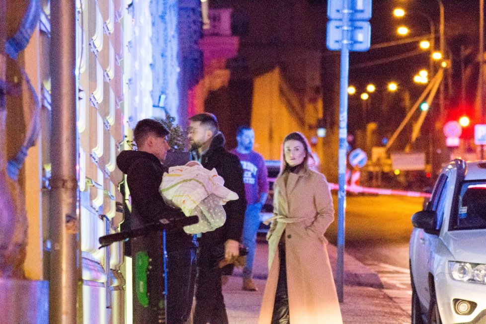 Hasiči vyjížděli k požáru hotelu na Smíchově.