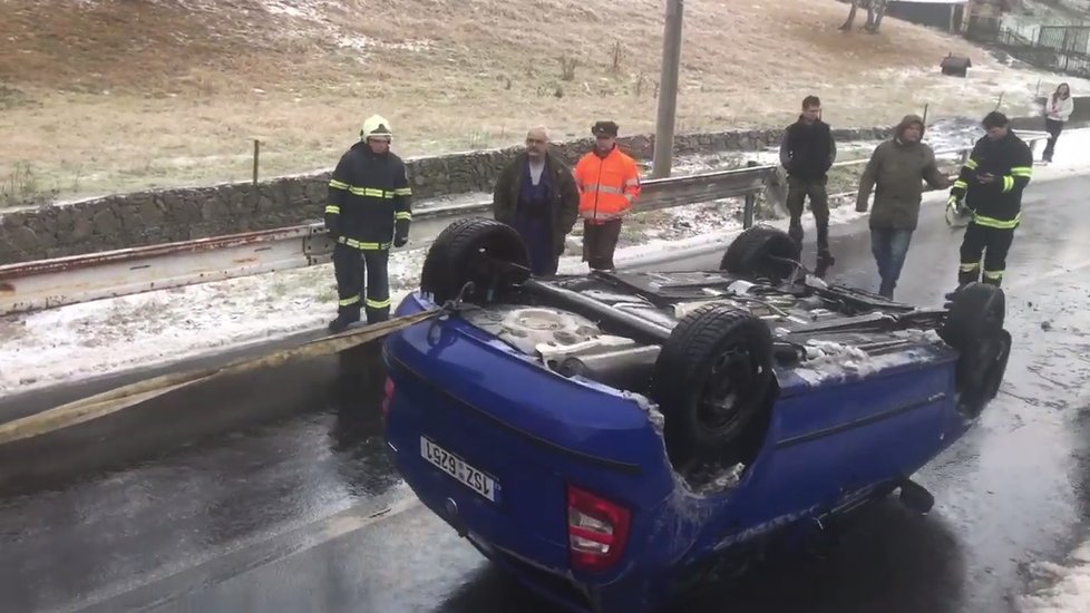 Hasiči z Hory Svaté Kateřiny a jejich bizarní odtah