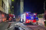 Požár v průmyslovém areálu v pražských Záběhlicích. (8. září 2021)