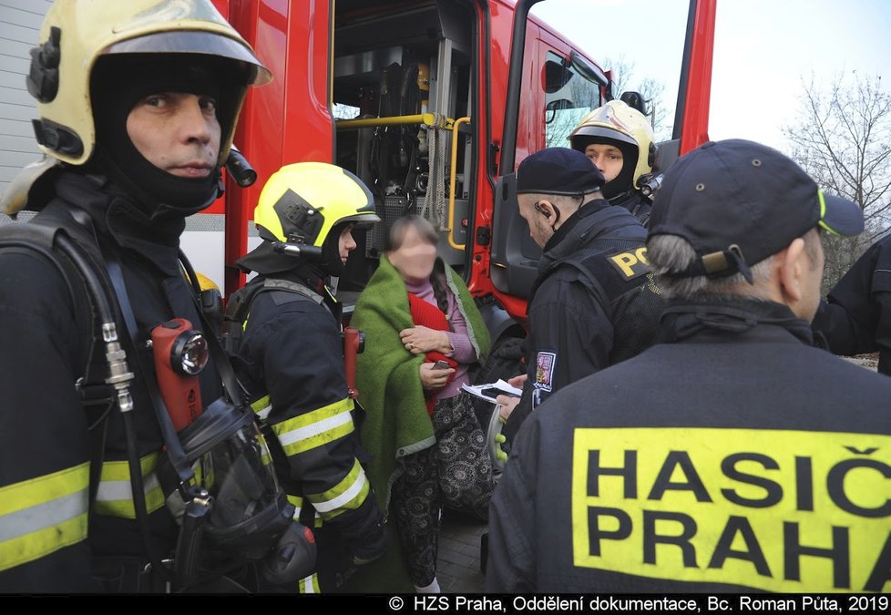 Ve středu 23. ledna 2019 v 14:58 hodin zasahovaly jednotky pražských hasičů z chodovské a krčské stanice v ulici Jurkovičova v Praze 11. V bytě obytného domu hořel vánoční stromek.