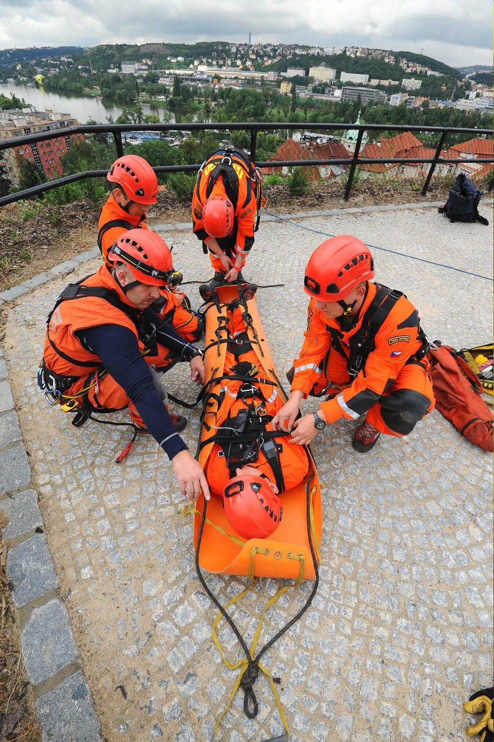 Místo výcviku nebylo vybrané náhodou. V minulosti už totiž spadlé osoby z Vyšehradu zachraňovali několikrát.