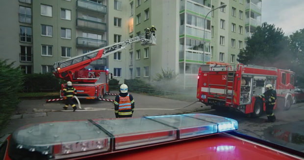 Jihomoravští hasiči v novém videu apelují na špatně parkující šoféry. Týká se to především zásahů na sídlištích ve velkých městech.