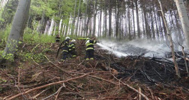 Na Moravě, Vysočině i části Čech hrozí do pondělí požáry. Pak už sprchne