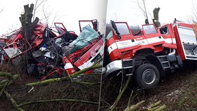 Nehoda hasičské tatry u Jičíněvsi.