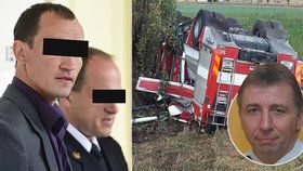 Při nehodě cisterny zemřel hasičský velitel. Řidič, který přišel o nohu, stanul před soudem.