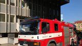 Požár v administrativní budově na Pankráci: Vzplála kancelář, téměř sto lidí museli evakuovat