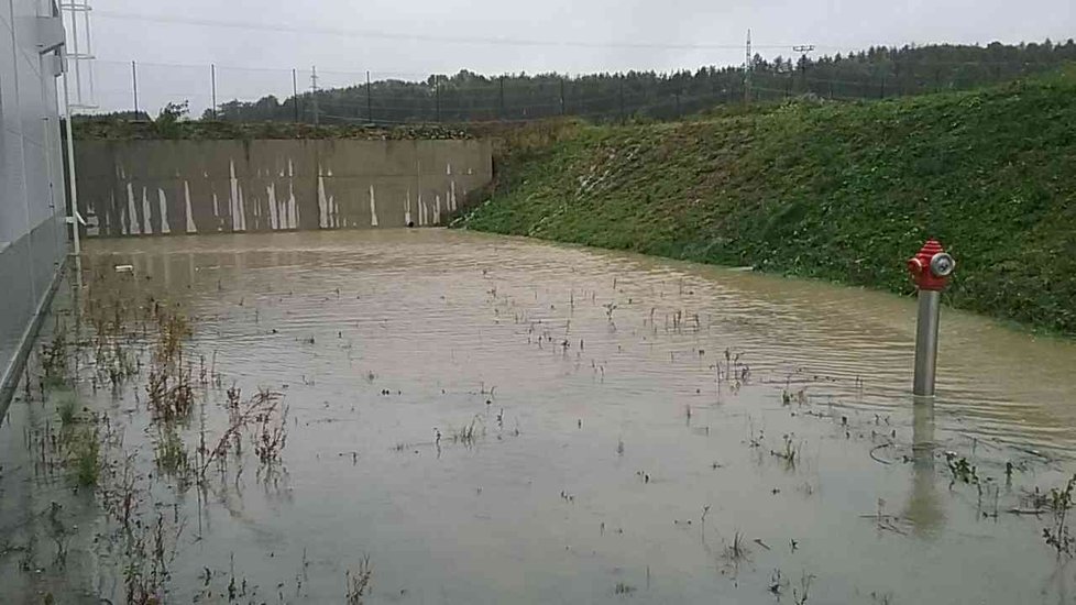 Hasiči Pardubického kraje zasahují při povodních. (14.10.2020)