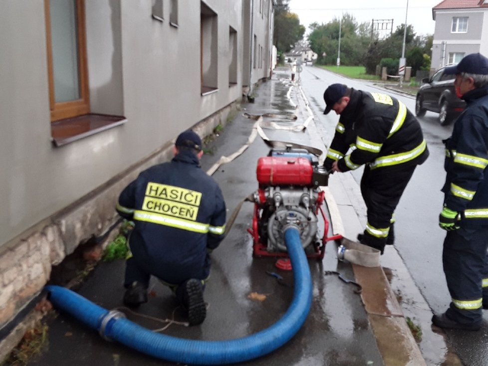 Hasiči Pardubického kraje zasahují při povodních. (14.10.2020)