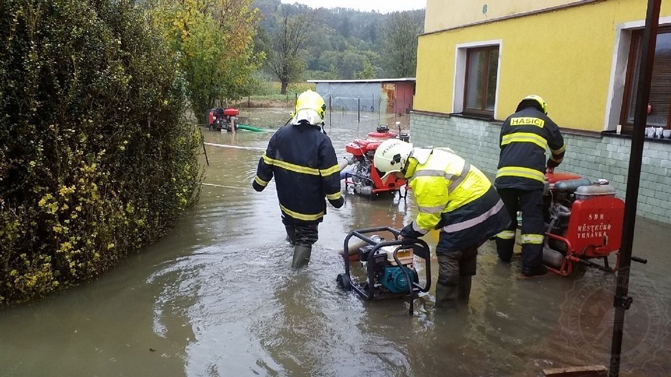 Hasiči zasahovali u událostí spojených s vydatným deštěm. (14.10.2020)