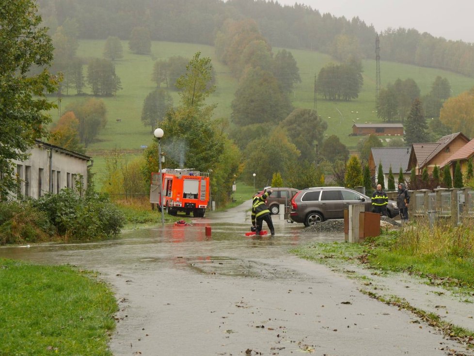 Hasiči zasahovali u událostí spojených s vydatným deštěm. (14.10.2020)