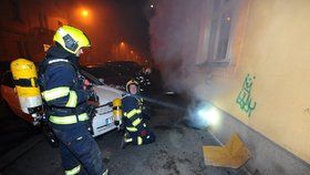 Dne 05.02.2018 zasahovaly čtyři jednotky z centrální, strašnické, chodovské a krčské stanice v ulici Žitomírská v pražských Vršovicích u požáru sklepa v obytném domě.
