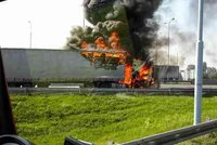 Na dálnici D1 hořel kamion: Nehoda zablokovala dopravu ve směru na Brno
