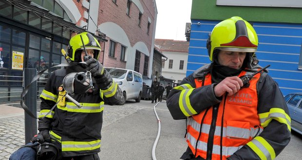 Výbuch pod kancelářemi v centru Brna: Šest zraněných a na 50 evakuovaných 
