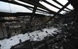 Zásah u požáru haly v pražské Hostivaři byl obrovský.