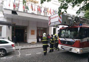 5. květen 2019: Pražští požárníci v neděli ráno vyjížděli k požáru hotelu Ametyst v ulici Jana Masaryka.