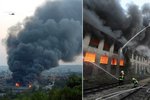 Požár bývalé továrny v Praze-Vysočanech má možná kriminální pozadí! Podle majitele objektu může jít o vyřizování účtů mezi obchodníky s textilem, kteří u něj skladovali zboží.