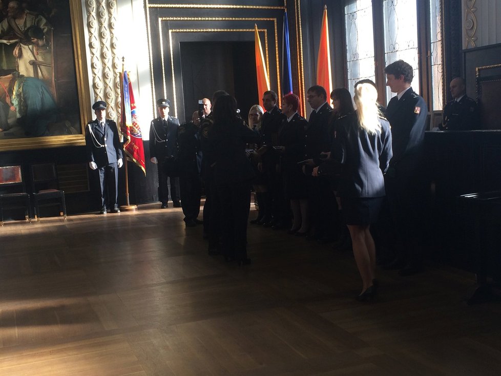 Hasičům a hasičkám hl. m. Prahy byly předány medaile za dlouholetou službu a vzorné pracovní výsledky.