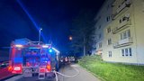 Dramatický zásah hasičů na Přerovsku: Z hořícího domu evakuovali 20 lidí, muž (†33) nepřežil!