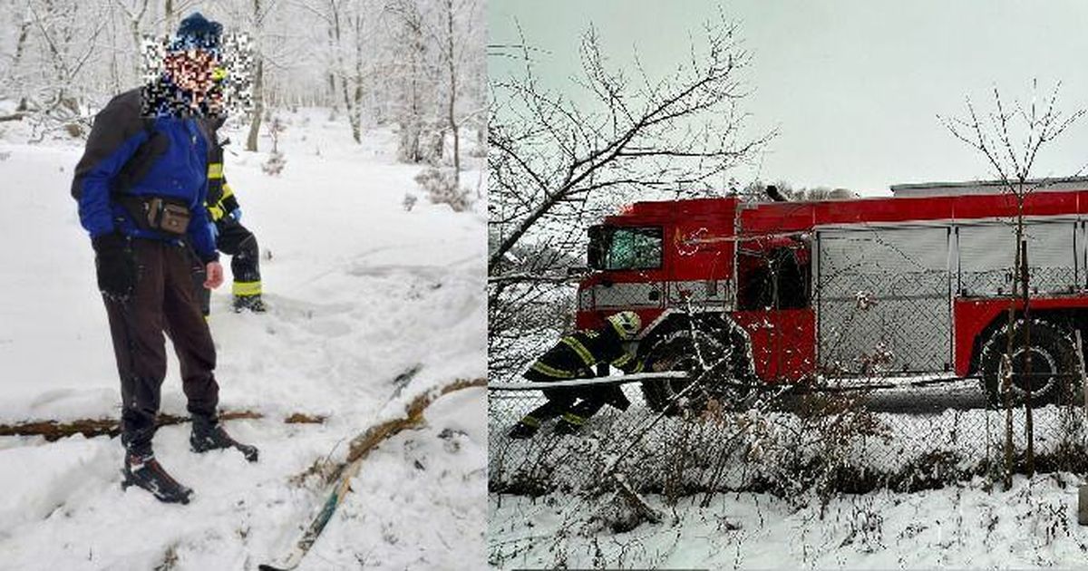 Děčínsko: una esquiadora de fondo clavó sus esquís en un árbol en el bosque, los bomberos ayudaron