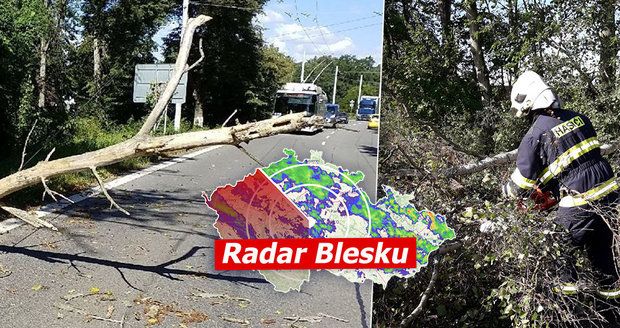 Bouře v Česku smetla skákací hrad v parku, klučík (3) je vážně zraněný. Sledujte radar Blesku