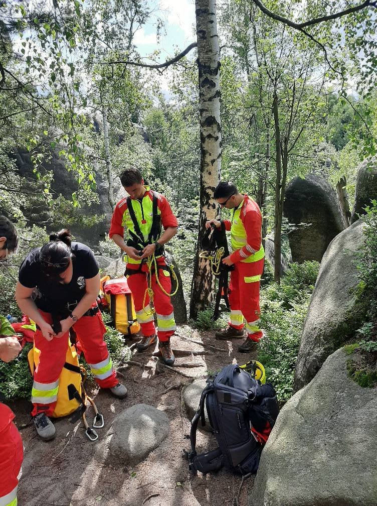 Cvičení záchranářů a hasičů z Královehradeckého kraje.