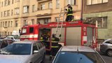 Smrt po pádu z 5. patra v Holešovicích: Žena (37) spadla do vnitrobloku