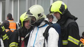 Hasiči zasahují od půl sedmé ráno v Bučovicích na Vyškovsku. Evakuovali 55 zaměstnanců firmy.