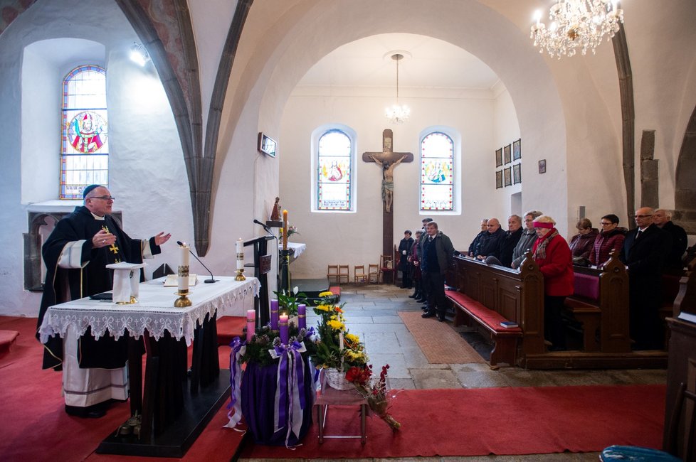 V Lažišti na Prachaticku se uskutečnila mše za Josefa Hasila, který byl známý jako Král Šumavy.