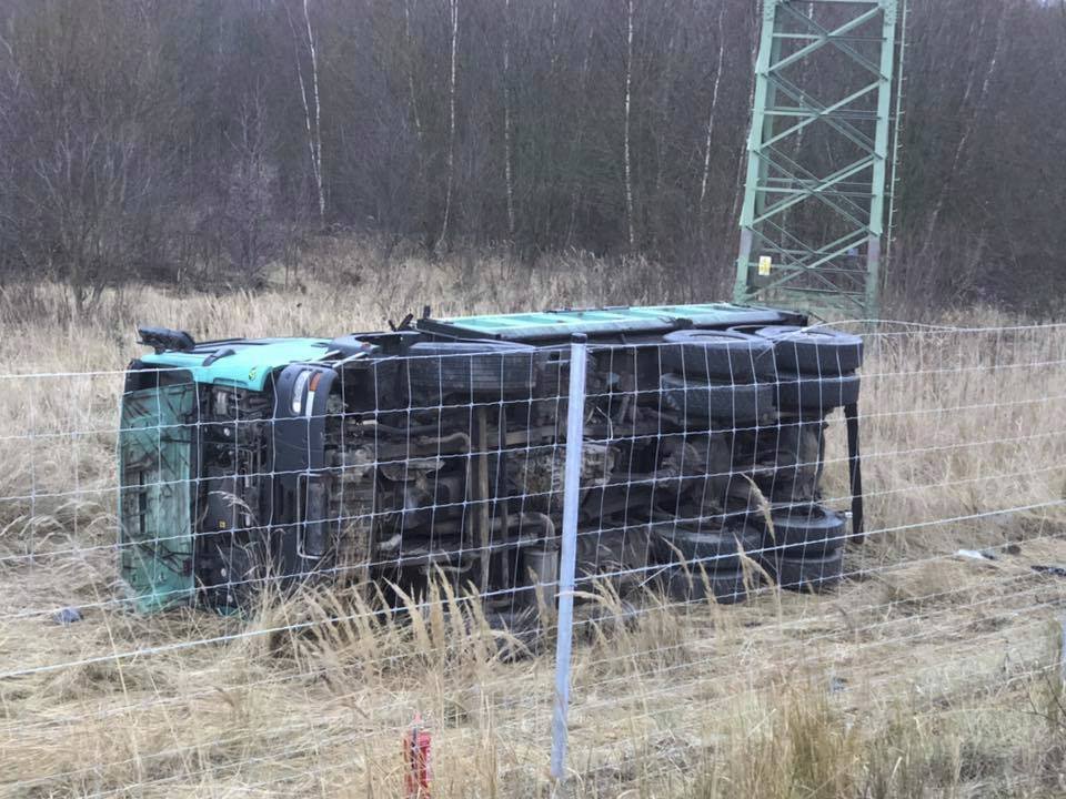 Námraza potrápila 30.11.2018 řidiče