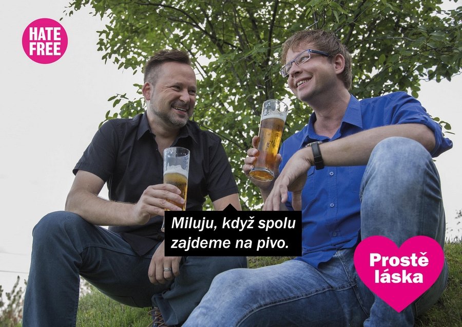 HateFree spustilo kampaň Prostě láska. Upozorňuje na to, že láska je stejná bez rozdílu orientace, barvy pleti...