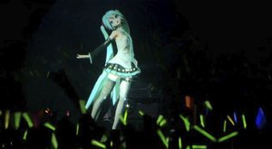 Žádná Gorilla! Japonská virtuální zpěvačka Miku v akci