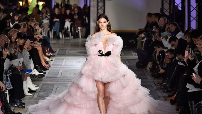 Giambattista Valli haute couture jaro/léto 2018