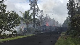 Sopka na Havaji pokračuje v chrlení lávy. Erupci doprovázejí silná zemětřesení.