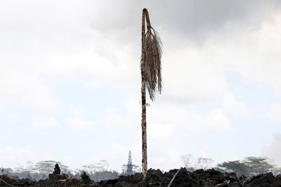 Geologové varovali před další explozí havajské sopky Kilauea, vinou zemětřesení se na ostrově otevřely trhliny (14. 05. 2018).