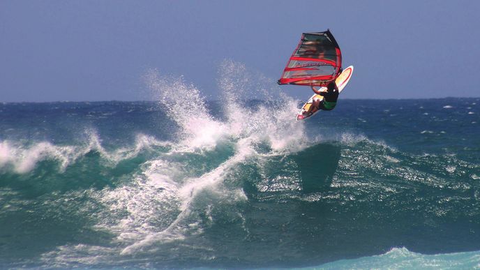 Adrenalin na prkně aneb Na Havajské souostroví za surfingem a windsurfingem