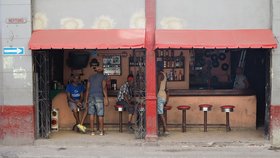 Pouliční hospoda daleko od turistického centra v Havaně
