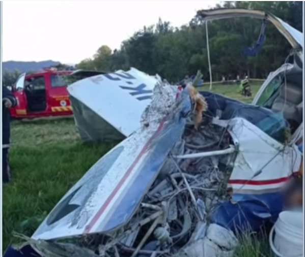Hrozný pád letadla přežilo jenom malé dítě: Našli ho v náručí mrtvé matky