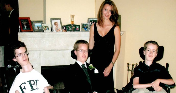 Rodinné foto z roku 2007: Bratr Billy, Michael s maminkou Anne a nejmladší James