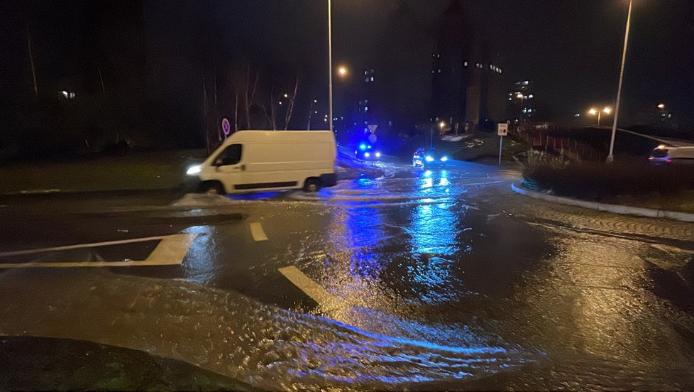 Havárie vodovodu v pražském Barrandově. (25. leden 2023)
