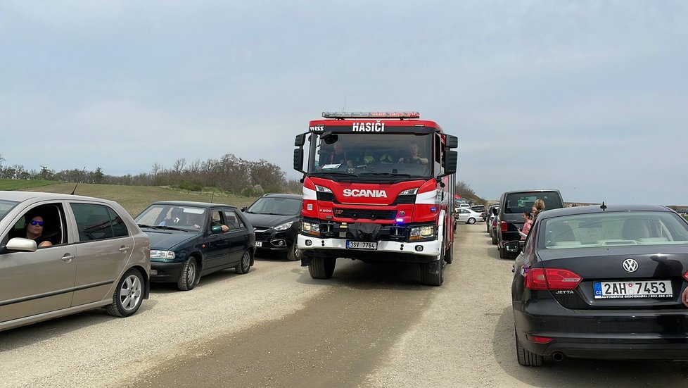 Při závodech nákladních vozů zemřelo na Kladensku dítě