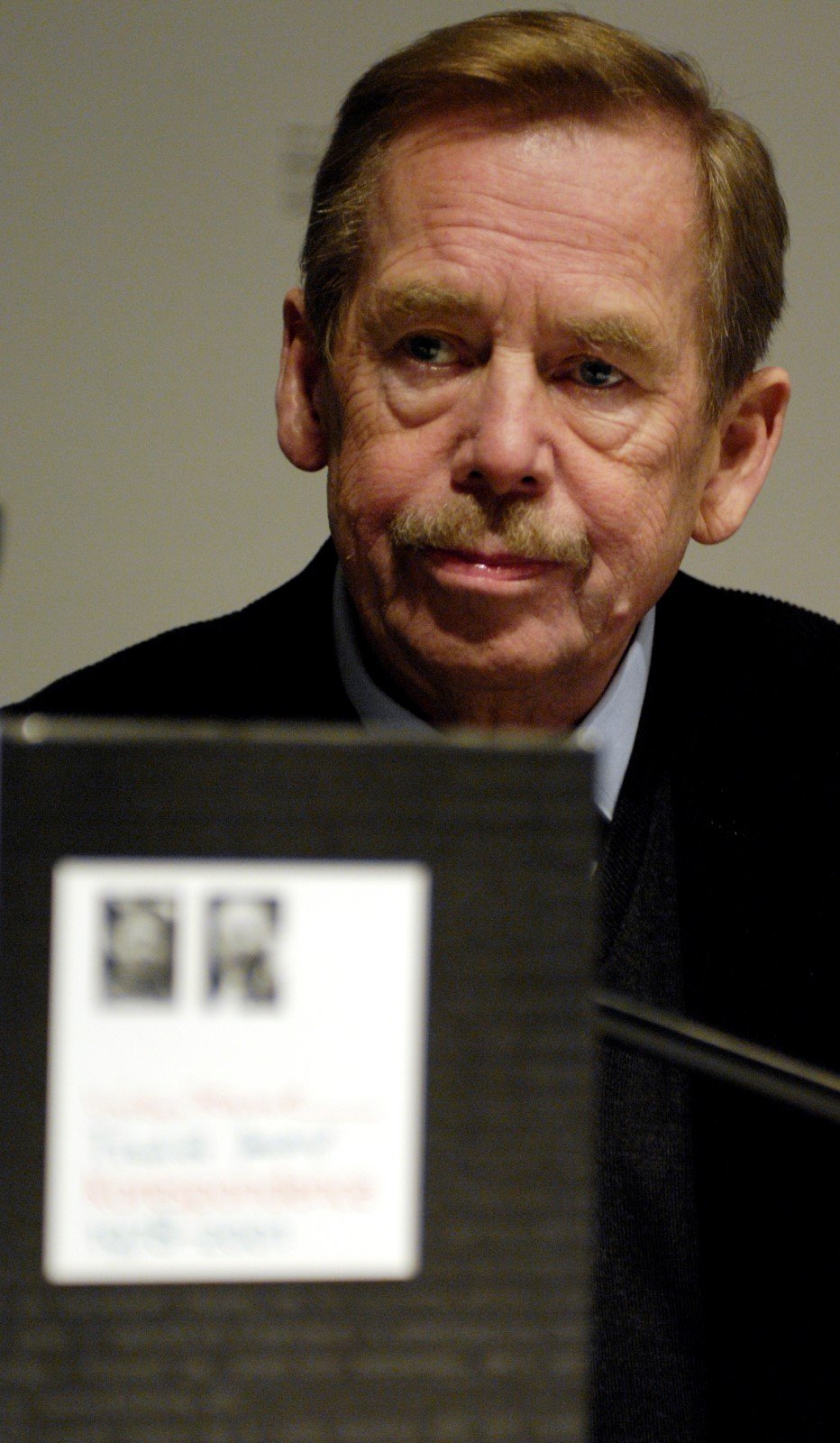 Exprezident Václav Havel při představování své knihy