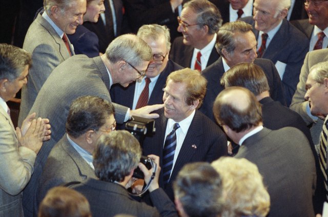 21. února 1990 vystoupil Václav Havel, pár týdnů po té, co byl zvolen československým prezidentem, v americkém Kongresu.